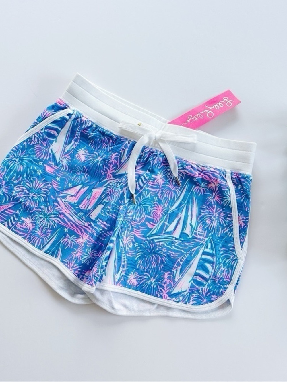NEW Lilly Pulitzer Women’s 4” Short Bocca Blue It’s a Sailabration - Picture 4 of 7